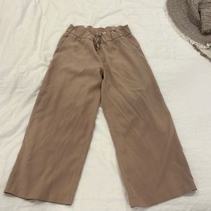EUC Lululemon Beige Flowy Sweatpants